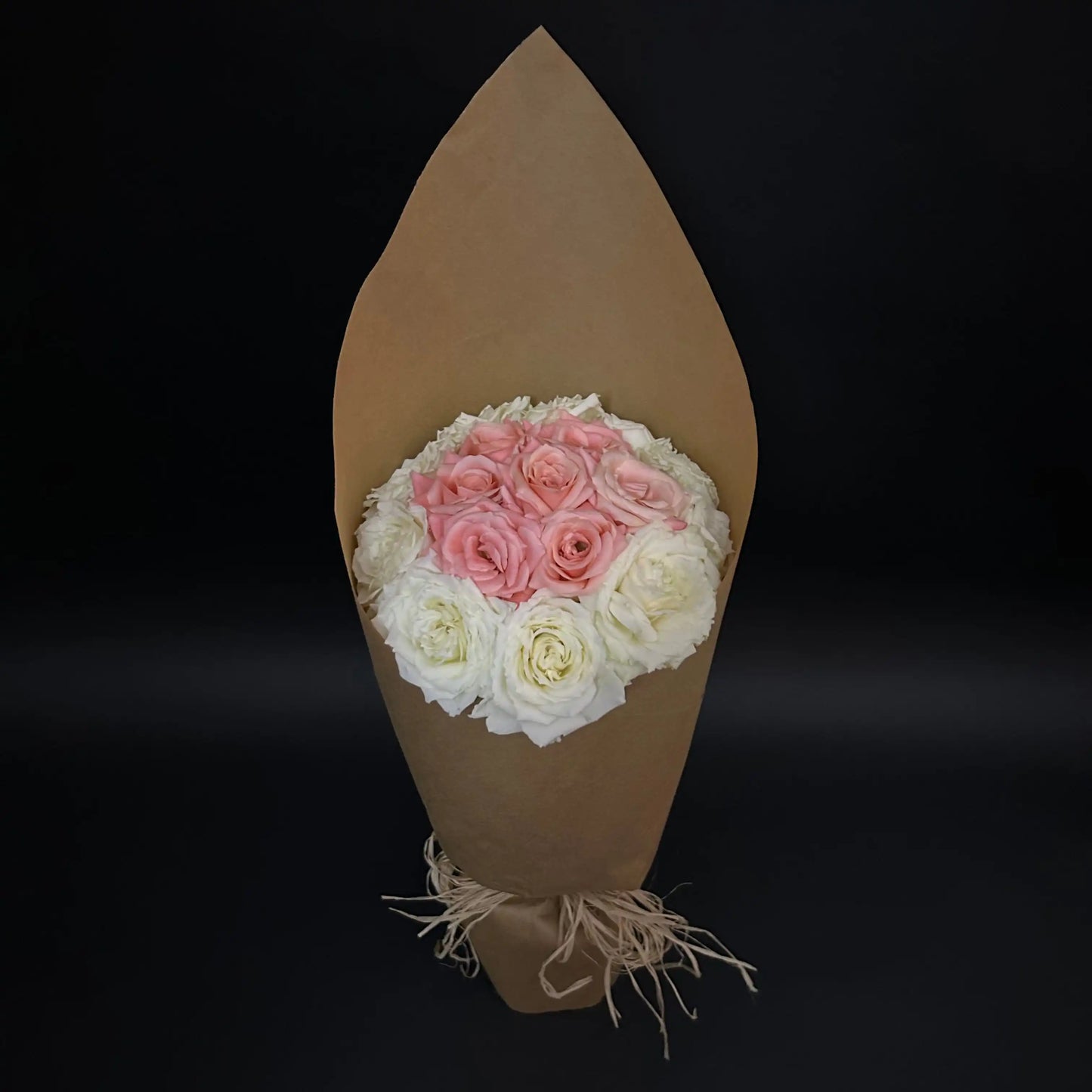 Roses blanches et roses claires vue du dessus