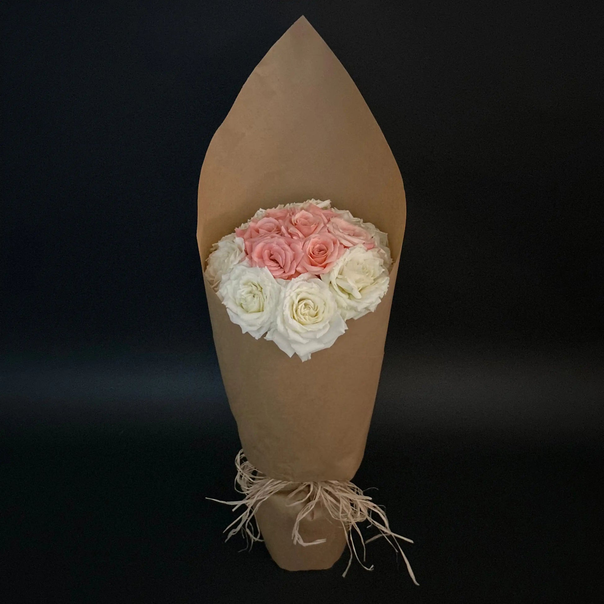 Roses blanches et roses claires vue plongeante